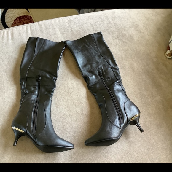 Ladies black leather boots - Picture 2 of 4